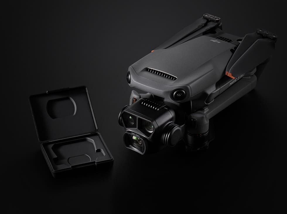 Виберіть DJI Mavic 3 Pro з DJI RC - професійний квадрокоптер з трьома камерами, високою якістю зйомки та інтелектуальними функціями. Ідеальне рішення для професійної аерозйомки та відеозйомки.